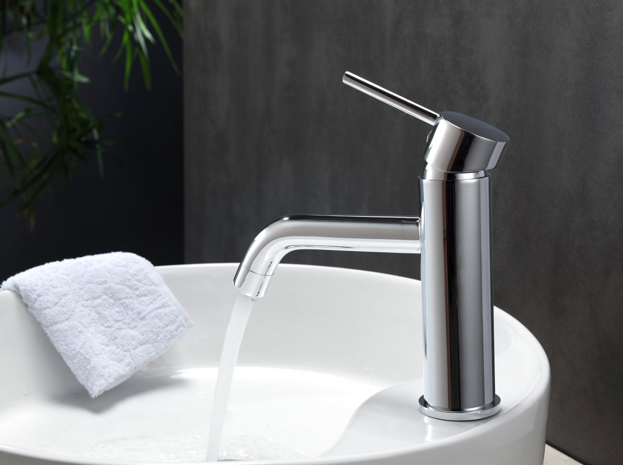 Aqua Rondo Single Hole Mount Bathroom Vanity Faucet – Chrome